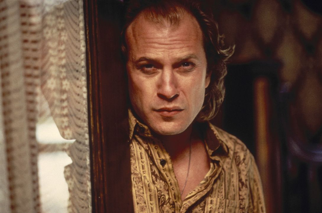 Kleider machen Leute: "Buffalo Bill" (Ted Levine) fühlt sich nicht wohl in seiner Haut ... - Bildquelle: Orion Pictures Corporation