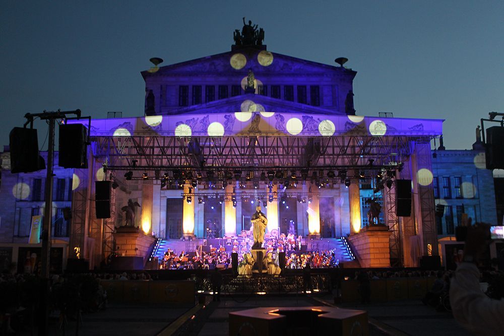 Orchester am Gendarmenmarkt - Bildquelle: DAVIDS