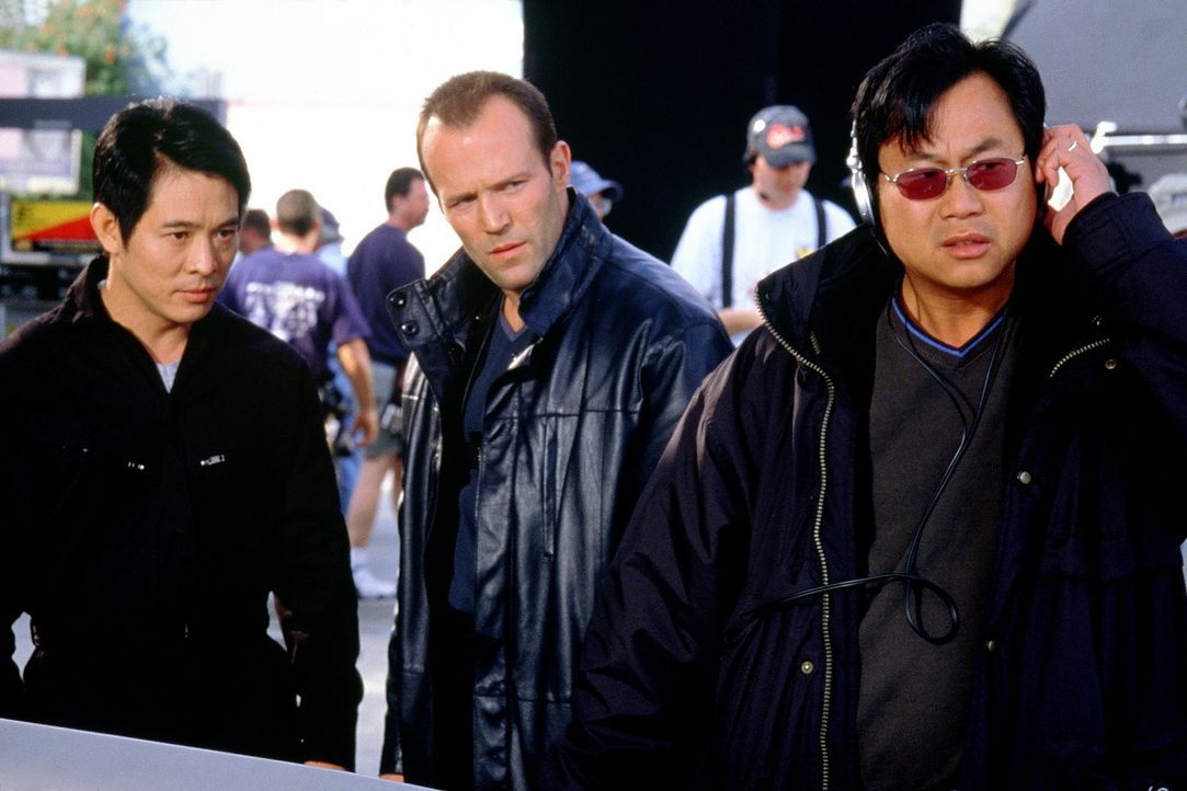 Regisseur James Wong (r.) mit seinen Hauptdarstellern Jet Li, l. und Jason Statham, M. - Bildquelle: Senator Film