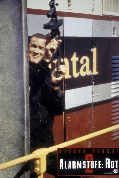Die Zugfahrt in den Urlaub entwickelt sich für Casey (Steven Seagal) zum tödlichen Katz- und Mausspiel. Doch gegen die rücksichtslosen Terroriste... - Bildquelle: Warner Bros.
