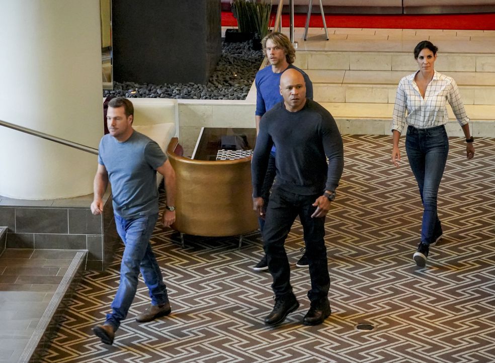 (v.l.n.r.) G. Callen (Chris O'Donnell); Marty Deeks (Eric Christian Olsen); Sam Hanna (LL Cool J); Kensi Blye (Daniela Ruah) - Bildquelle: Bill Inoshita 2019 CBS Broadcasting, Inc. All Rights Reserved. / Bill Inoshita