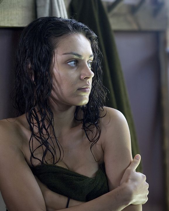 Im Boot Camp treibt der bösartige Doktor Norman Hail schreckliche Demütigungsspielchen mit den jungen Insassen. Da Sophie (Mila Kunis) nicht bereit...
