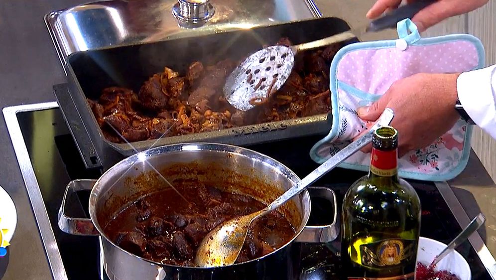 Rezept Rehgulasch Mit Waldpilzen Sat 1 Fruhstucksfernsehen