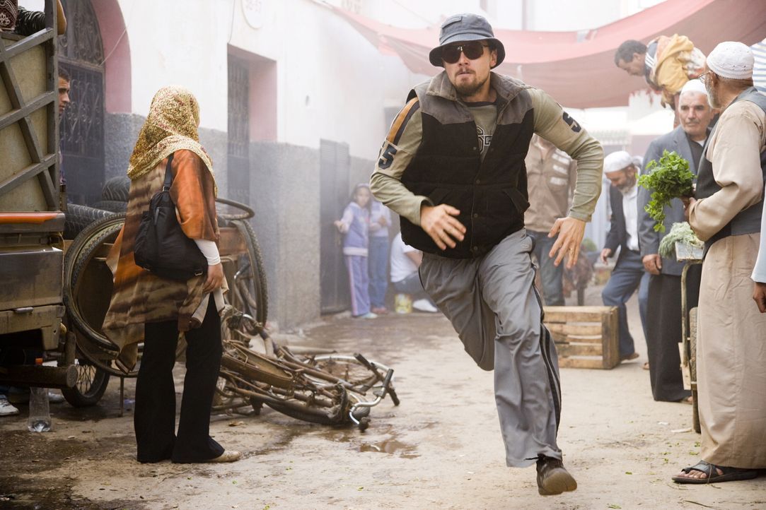 Jagt eine neue Leitfigur der Terrorszene, die den Erdball mit einem Bombenteppich überzieht und dabei selbst der CIA immer wieder ein Schnippchen sc... - Bildquelle: Warner Brothers