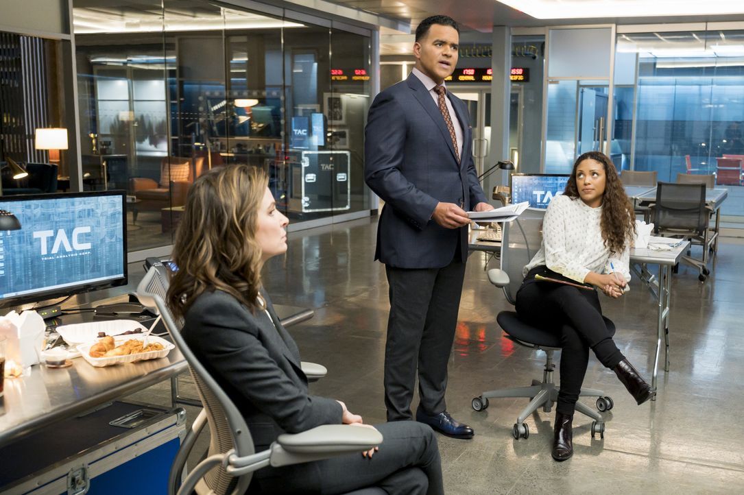 (v.l.n.r.) Taylor Rentzel (MacKenzie Meehan); Chunk Palmer (Christopher Jackson); Danny James (Jaime Lee Kirchner) - Bildquelle: Jeffrey Neira 2019 CBS Broadcasting, Inc. All Rights Reserved / Jeffrey Neira