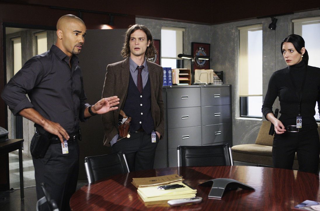 Das BAU Team wird nach Ashburn, Virginia, gerufen um einen neuen Fall zu lösen: Morgan (Shemar Moore, l.), Reid (Matthew Gray Gubler, M.) und Prent... - Bildquelle: Touchstone Television
