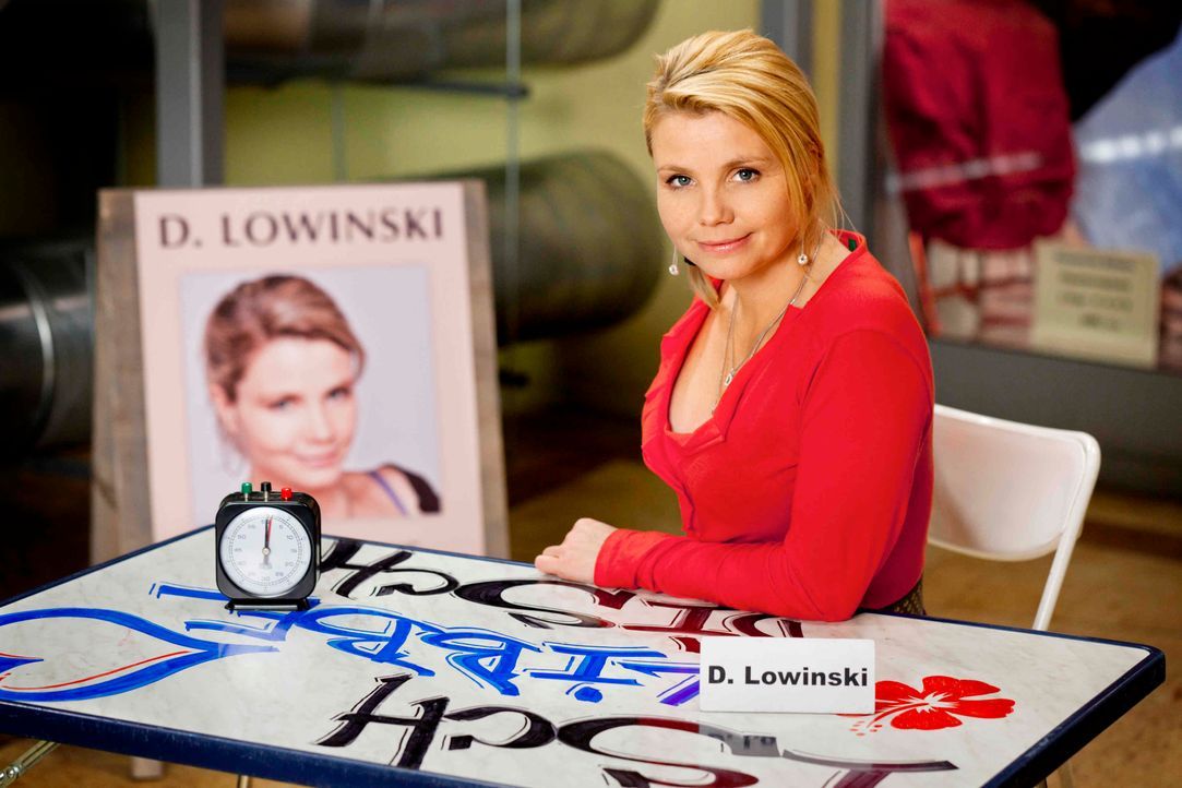 danni-lowinski-annette-frier-staffel-3-002 - Bildquelle: Sat.1/Frank Dicks