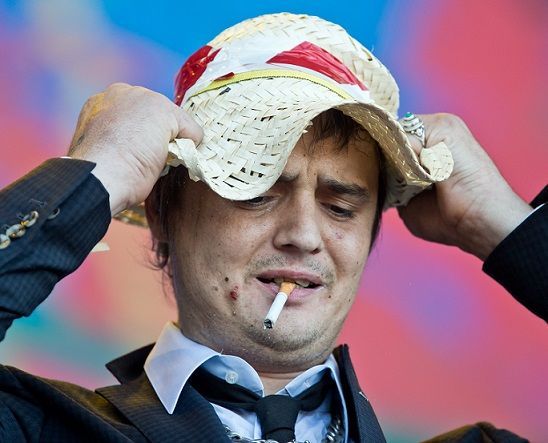 ... so sieht der 35-jährige Rockstar nämlich im Jahr 2014 aus! Der ungesunde... - Bildquelle: dpa: Daniel Karmann
