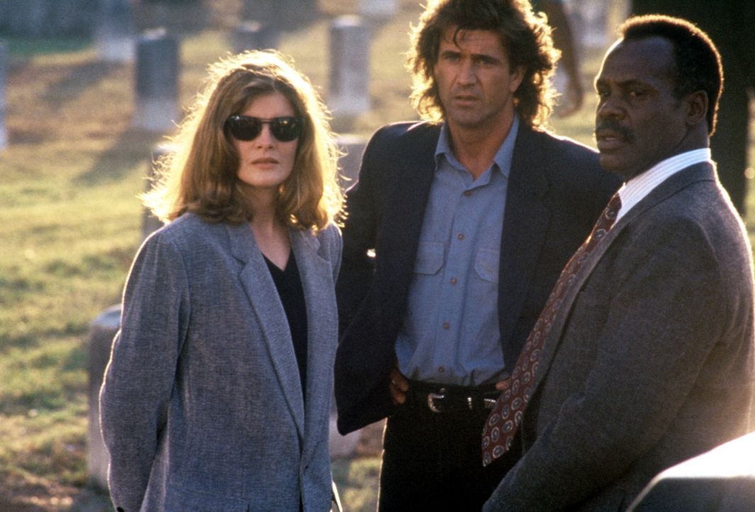 Ein unschlagbares Trio: Lorna (Rene Russo, l.), Riggs (Mel Gibson, M.) und Murtaugh (Danny Glover, r.) ... - Bildquelle: Warner Bros.