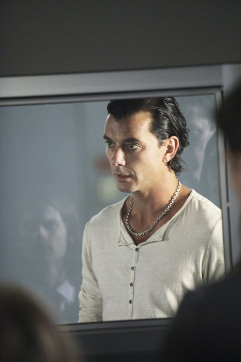 Das BAU-Team wird nach Los Angeles beordert, um eine Mordserie aufzuklären. Die Ermittlungen führen die Profiler zu einem Gothik Rock Star Dante (... - Bildquelle: Touchstone Television