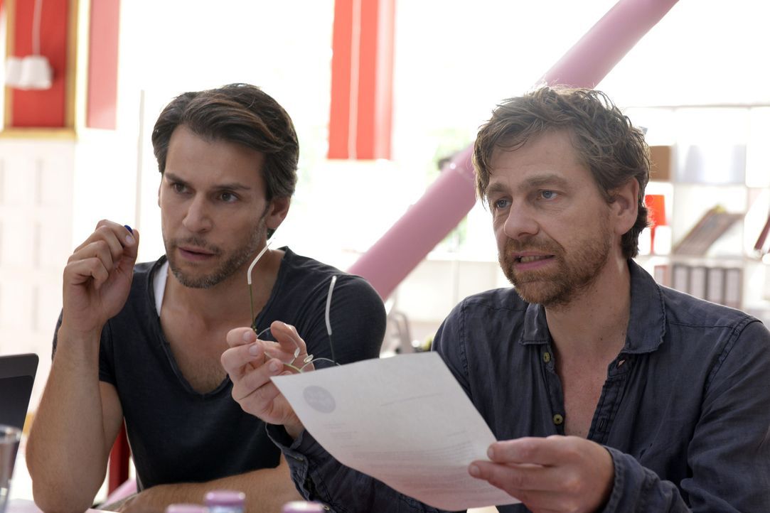 Auch Nick (Florian Odendahl, l.) und Rudi (Andreas Nickl, r.) streben nach Perfektion, oder doch nicht? - Bildquelle: Oliver Ziebe SAT.1