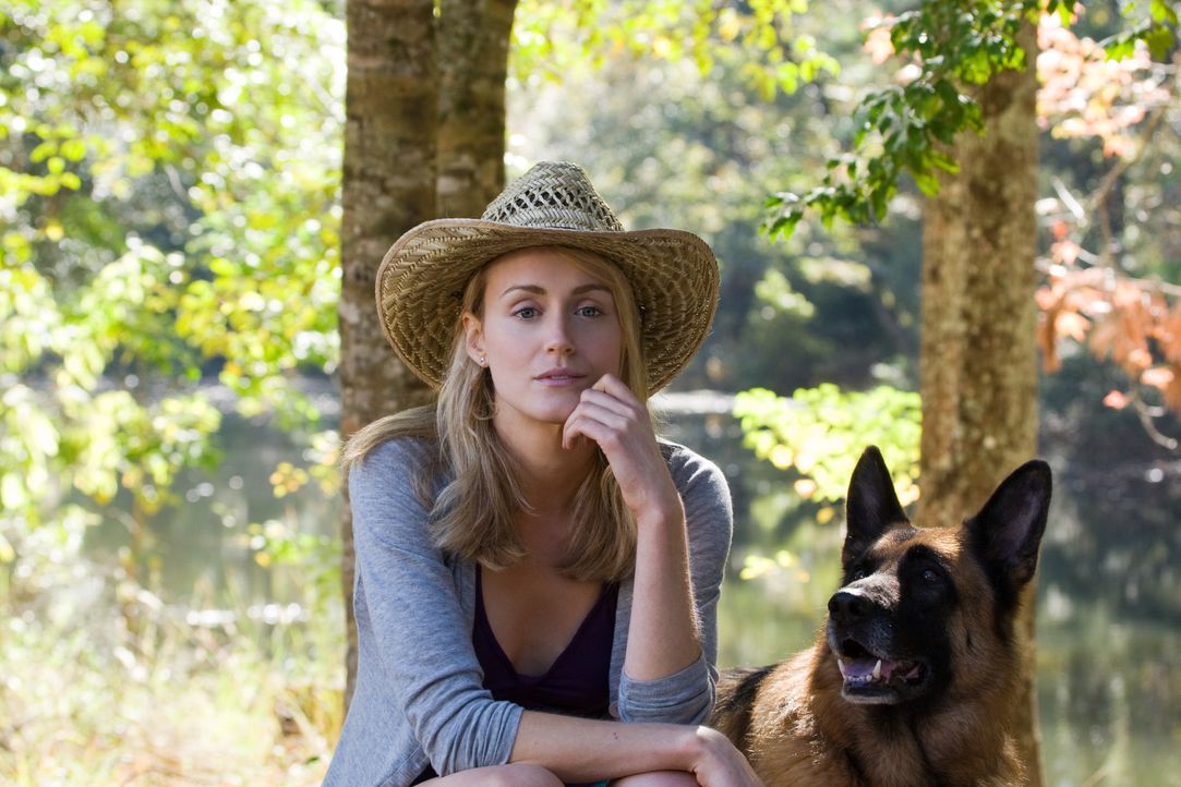 Beth Clayton (Taylor Schilling) - Bildquelle: Warner Bros.