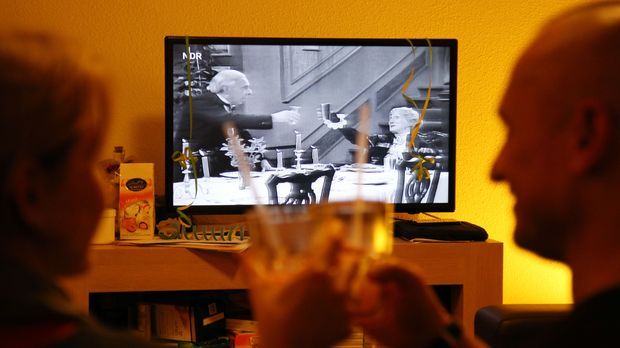 Silvester zu Hause: Deko, Bräuche und Programm - SAT.1 ...