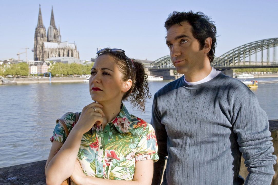 Ein Spaziergang am Rhein kann nicht nur wahnsinnig romantisch sein, sondern man kann dabei auch noch so viele Dinge für sich neu entdecken. Wahnsin... - Bildquelle: Sat.1