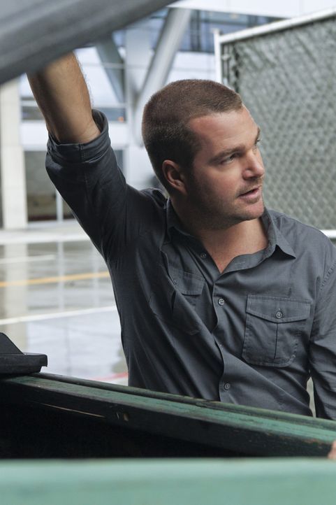 Callen (Chris O'Donnell) und seine Kollegen wollen einen besonders dreisten Überfall aufklären ... - Bildquelle: CBS Studios Inc. All Rights Reserved.