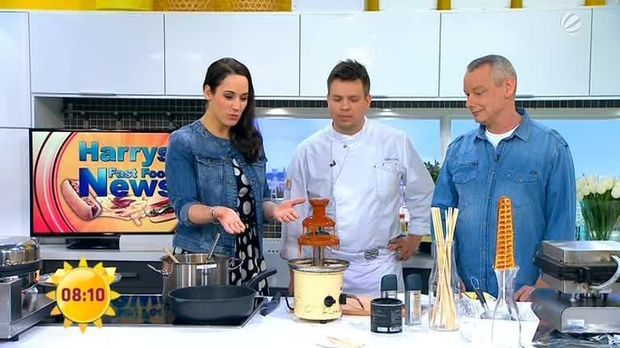 Frühstücksfernsehen Video Harry Testet Den Currywurst Brunnen Sat1 