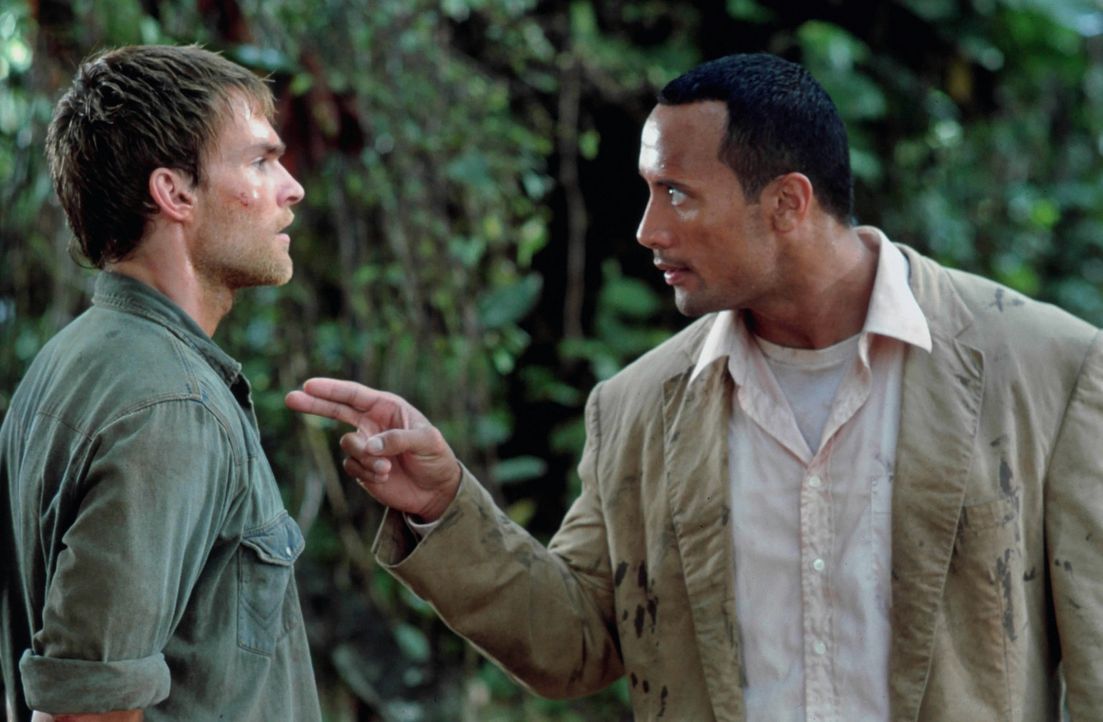 Schnell kann Beck (Dwayne Johnson, l.) Travis (Seann William Scott, r.) finden, doch obwohl er ihn so schnell gefunden hat, muss er feststellen, das... - Bildquelle: 2004 Sony Pictures Television International. All Rights Reserved.