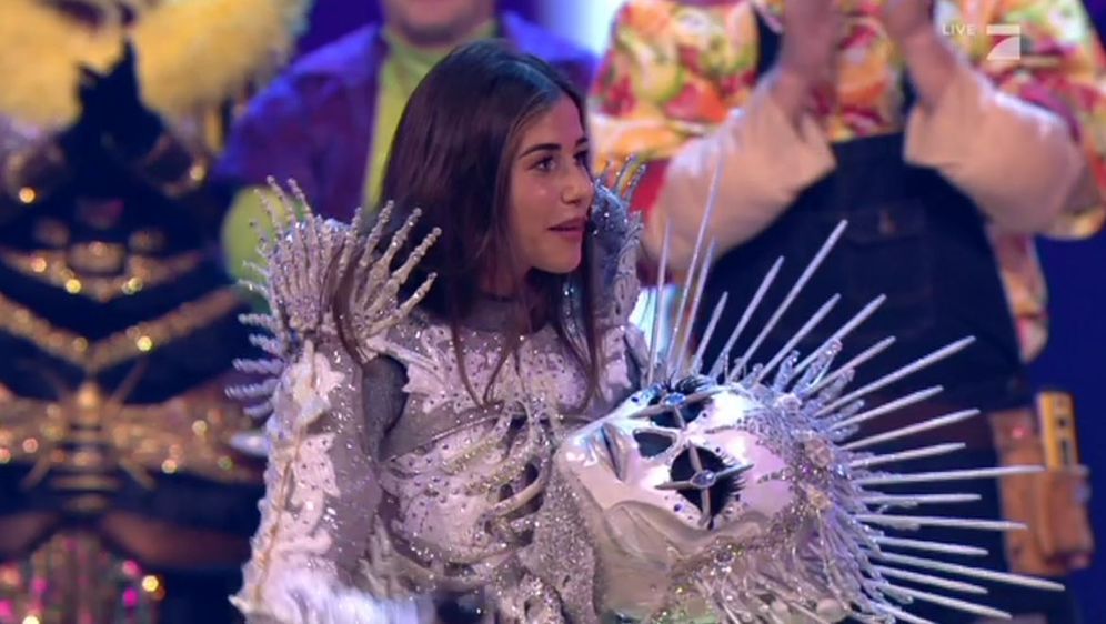 Pretty In Plusch Jurorin Sarah Lombardi Gewinnt The Masked Singer