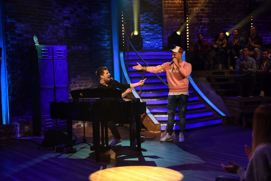 Diese Woche lädt Luke Mockridge das Internet ein, Pietro Lombardi unter dem Hashtag #FragPietroLombardi Fragen zu stellen. Hat der schlagfertige Sän... - Bildquelle: Steffen Z. Wolff SAT.1/Steffen Wolff