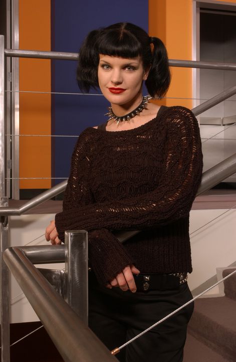 (1. Staffel) - Abby (Pauley Perrette) ist die Laborantin des NAVY CIS Teams. Sie ist eine begabte, wunderschöne Wissenschaftlerin, die sich etwas ei... - Bildquelle: CBS Television