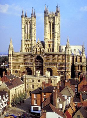 Nie zuvor wurde so hoch gebaut: Über 200 Jahre, von 1311 bis 1549, war die Kathedrale von Lincoln das höchste Gebäude der Welt.  - Bildquelle: Visit Britain dpa gms