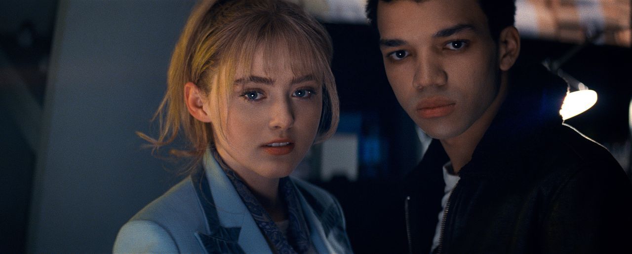Lucy Stevens (Kathryn Newton, l.); Tim Goodman (Justice Smith, r.) - Bildquelle: Giles Keyte © 2018 Legendary and Warner Bros. Entertainment Inc. All Rights Reserved. / Giles Keyte