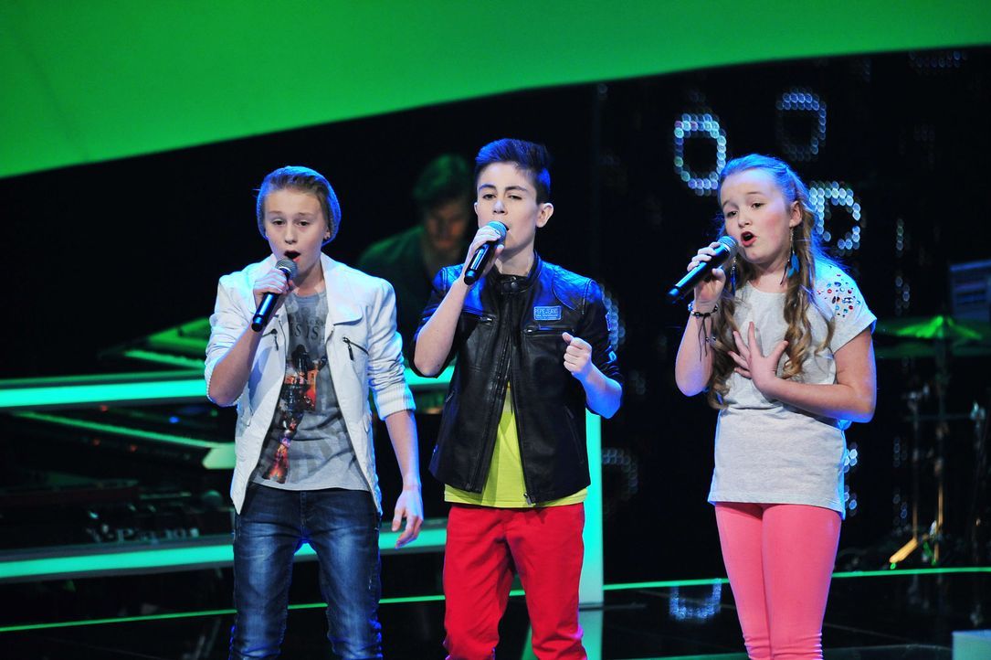 The-Voice-Kids-Stf02-Epi07-Vanessa-Joel-Leif-2-SAT1-Andre-Kowalski - Bildquelle: SAT.1/Andre Kowalski