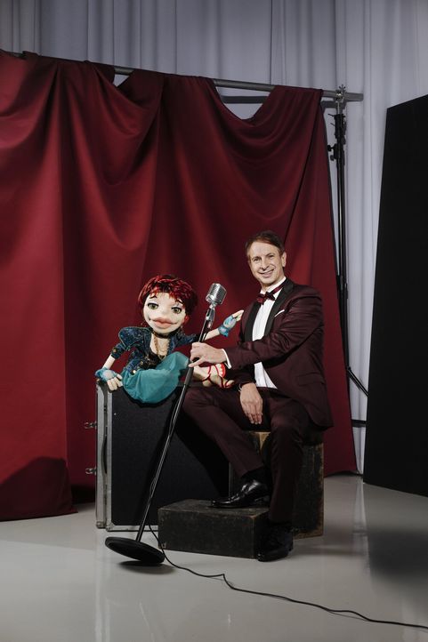 Francesca de Rossi (l.); Ingolf Lück (r.) - Bildquelle: Julian Essink SAT.1 / Julian Essink