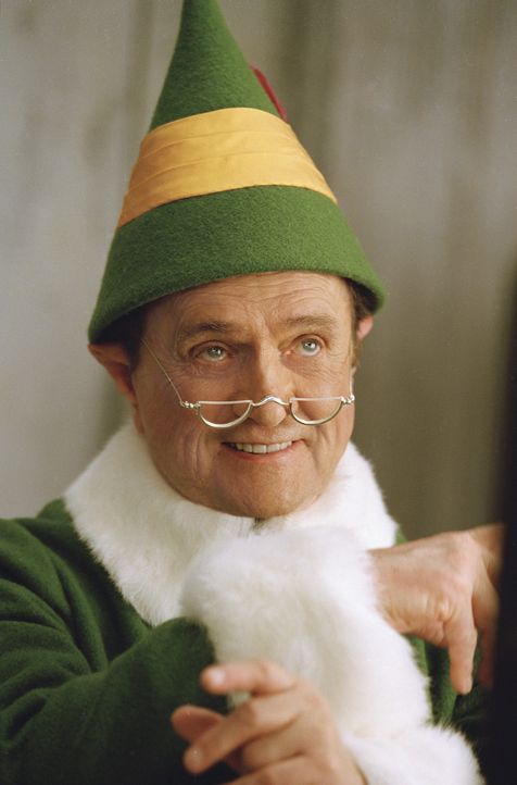 Macht aus Buddy ein Elfenkind: Papa Elf (Bob Newhart) ... - Bildquelle: Warner Bros. Television