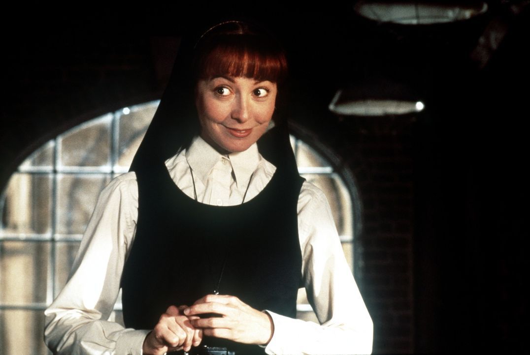 Schwester Mary Robert (Wendy Makkena) steht Schwester Mary Clarence bei ihrem Versuch die Schule vor der Schließung zu retten bei ... - Bildquelle: Buena Vista Pictures