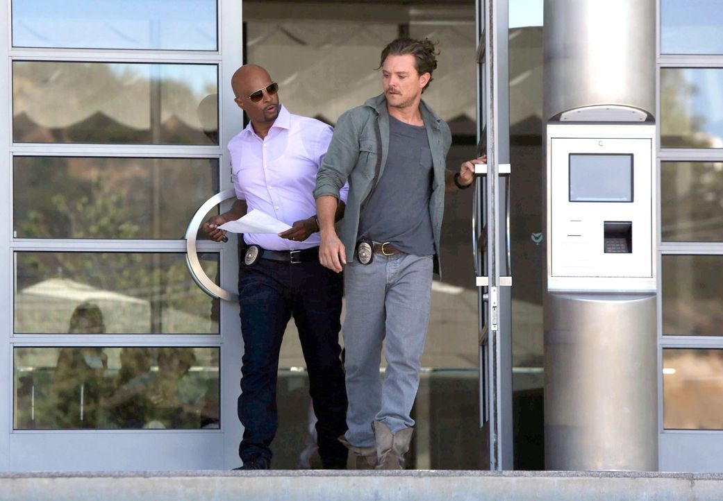 Eigentlich sollten Riggs (Clayne Crawford, r.) und Murtaugh (Damon Wayans, l.) nur einer Beschwerde wegen Lärmbelästigung durch eine ausschweifende... - Bildquelle: 2016 Warner Brothers