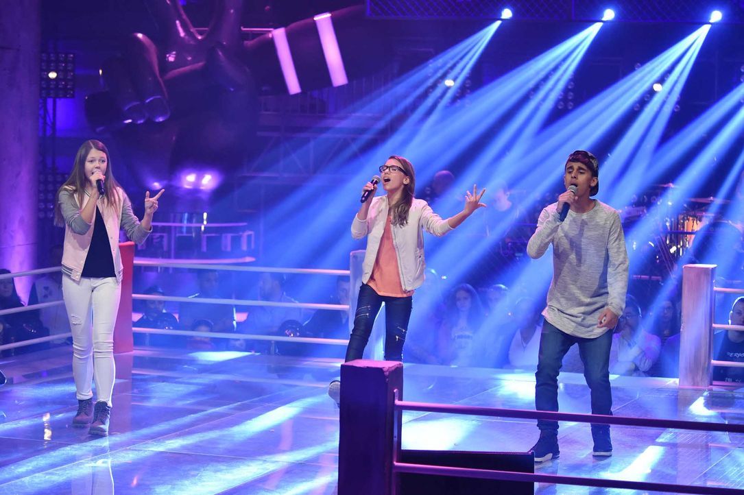 The-Voice-Kids-Stf04-Epi06-Battles-Gabriele-Jessy-Yassine-SAT1-André-Kowalski - Bildquelle: SAT.1/André Kowalski