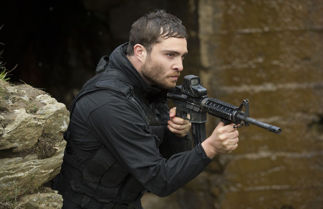 Wie weit wird der Ex-Soldat Speck (Ed Westwick) gehen, um von den superreichen Eltern seiner Geiseln Unmengen an Lösegeld zu erhalten? - Bildquelle: Chris Raphael SquareOne / Universum / Chris Raphael