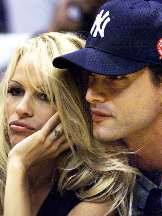 Pamela-Anderson-Marcus-Schenkenberg-00-06-09-AFP - Bildquelle: AFP ImageForum