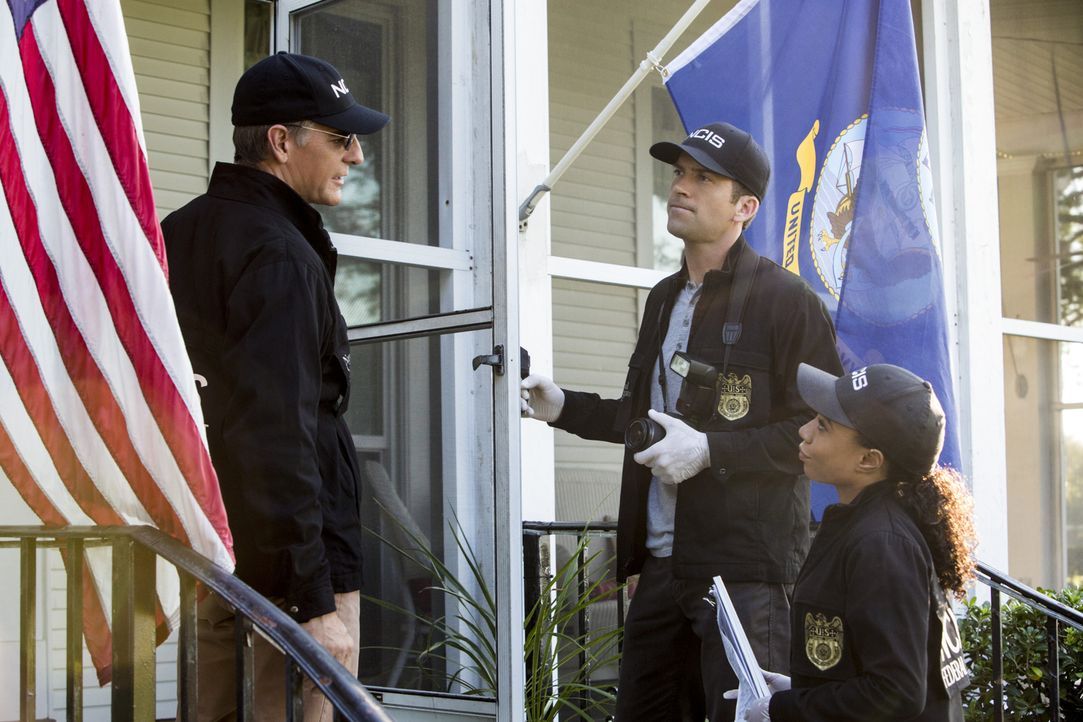 Bei den Ermittlungen: Pride (Scott Bakula, l.), LaSalle (Lucas Black, M.) und Percy (Shalita Grant, r.) ... - Bildquelle: Skip Bolen 2015 CBS Broadcasting, Inc. All Rights Reserved