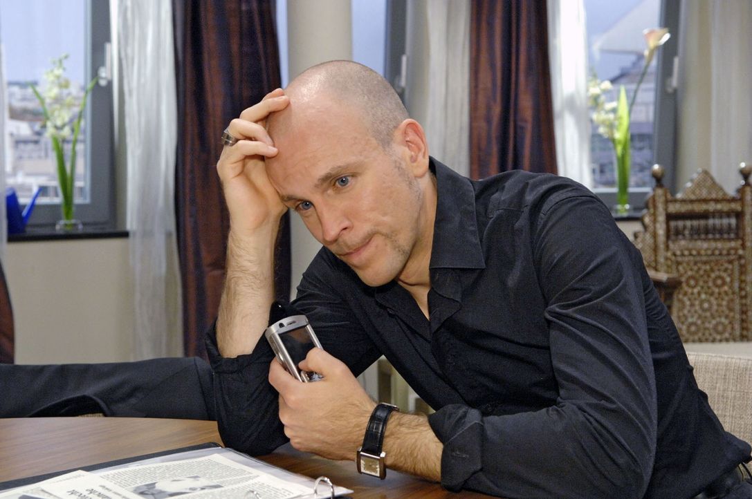 Gerrit (Lars Löllmann) kann das erforderliche Geld nicht auftreiben. - Bildquelle: Sat.1