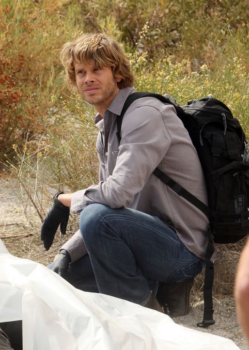Bei den Ermittlungen in der mexikanischen Wüste: Deeks (Eric Christian Olsen) ... - Bildquelle: CBS Studios Inc. All Rights Reserved.