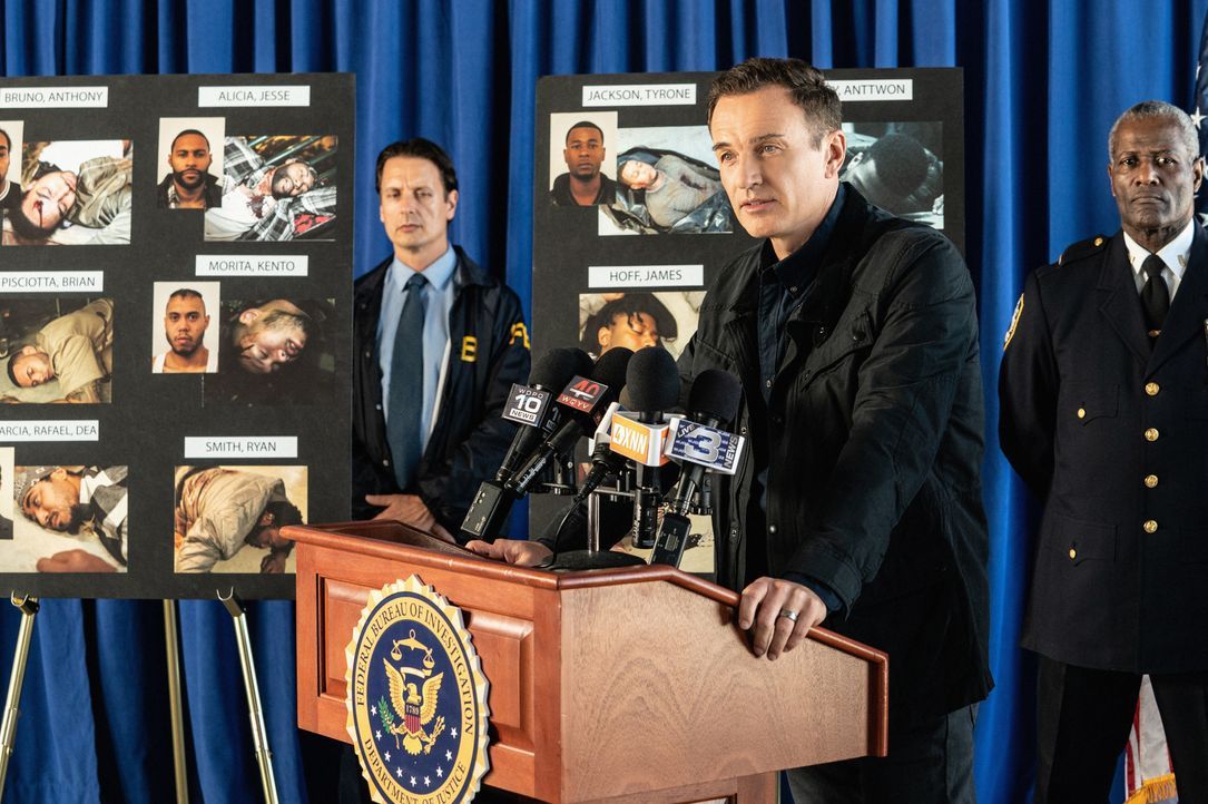 Jess LaCroix (Julian McMahon) - Bildquelle: Mark Schafer 2019 CBS Broadcasting, Inc. All Rights Reserved. / Mark Schafer