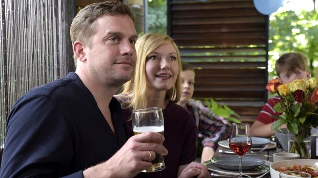 Film: Made by SAT.1 - Sebastian Bezzel und Johanna ...