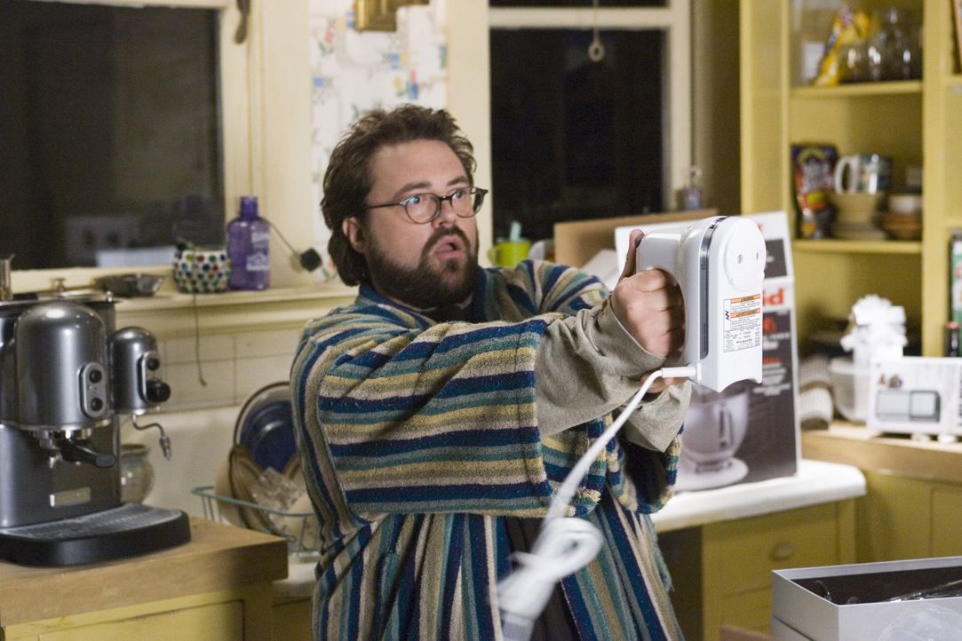 Als Gray nach dem Tod ihres Verlobten aus Geldnot bei Freunden (Kevin Smith) einziehen muss, sind immerhin die vielen praktischen Haushaltsgeräte, d... - Bildquelle: Sony Pictures Television International