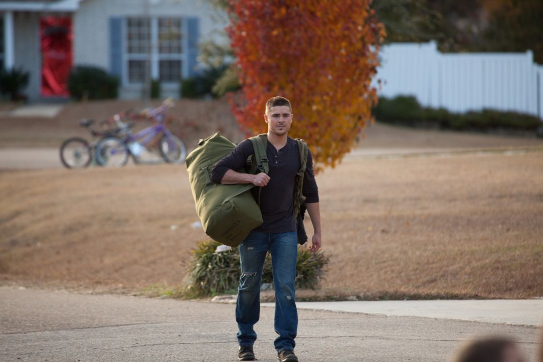 Logan Thibault (Zac Efron) - Bildquelle: Warner Bros.