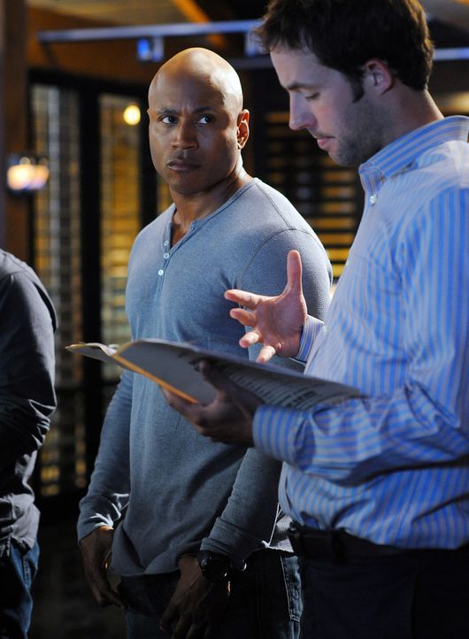Das Team um Sam (LL Cool J, l.) und Nate (Peter Cambor, r.) geben alles, um einen neuen Mordfall aufzudecken ... - Bildquelle: CBS Studios Inc. All Rights Reserved.
