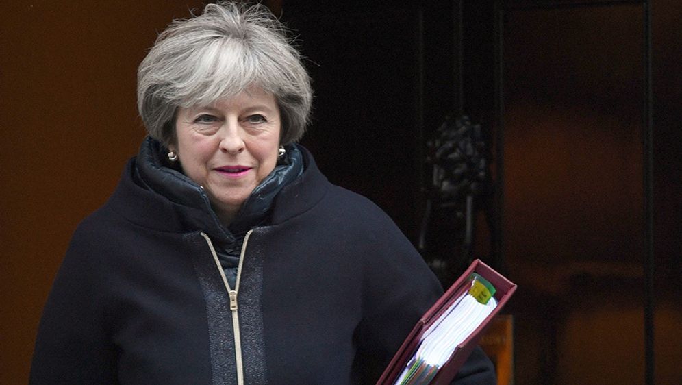 Britische Premierministerin May beharrt auf EU-Ausstieg
