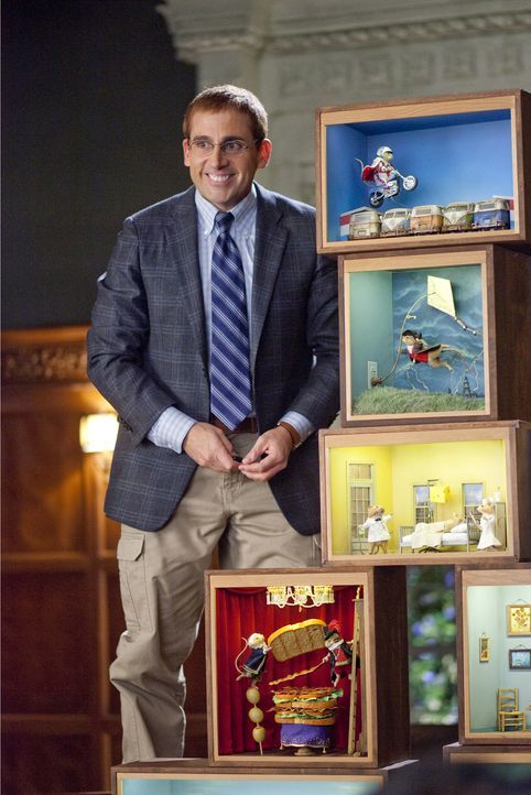 Als der ehrgeizige Manager Tim Barry (Steve Carell) kennen lernt, der in seiner Freizeit ausgeklügelte Schaukästen mit ausgestopften Mäusen bastelt,... - Bildquelle: Merie Weismiller Wallace 2010 DW Studios LLC. All Rights Reserved. / Merie Weismiller Wallace