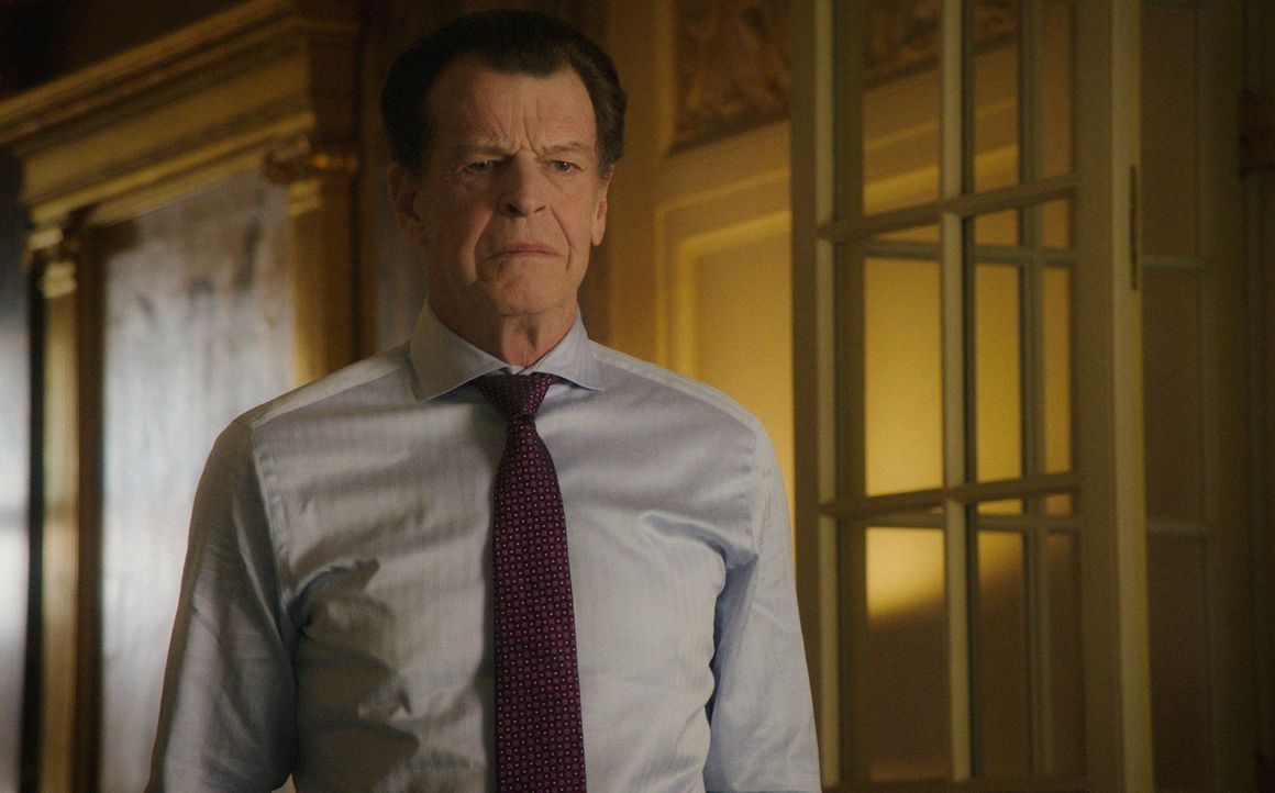 Der Anschlag auf seinen Vater (John Noble) beschäftigt Sherlock Holmes weiter ... - Bildquelle: 2016 CBS Broadcasting Inc. All Rights Reserved.