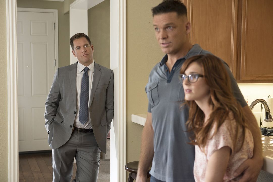 Haben Marine Lieutenant Dean Hudson (Bart Johnson, M.) und seine Frau Lauren (Stephanie Koenig, r.) etwas mit dem aktuellen Mordfall zu tun? Tony (M... - Bildquelle: Colleen Hayes CBS Television