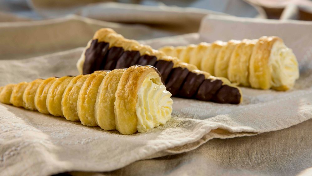 Schillerlocken mit Eierlikörsahne | Rezept | Das große Backen