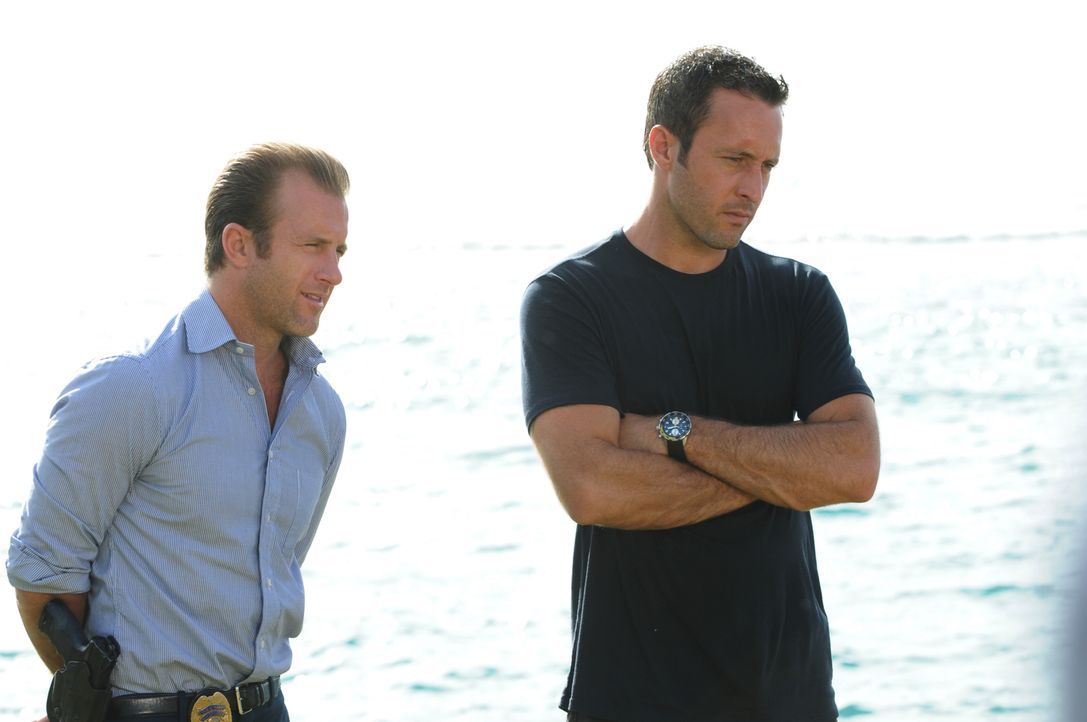 Als Ben Nakano, der Bruder des vielversprechenden Boxtalents Luke, umgebracht wird, werden Danny (Scott Caan, l.) und Steve (Alex O'Loughlin, r.) mi... - Bildquelle: Norman Shapiro 2015 CBS Broadcasting, Inc. All Rights Reserved