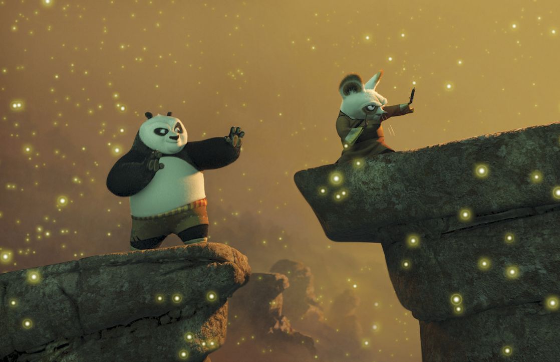 Unerwartet wird der riesige Pandabär Po (l.) auserwählt, die Lehre des Kung Fu-Kampfes von Meister Shifu (r.) zu erlernen. - Bildquelle: Paramount Pictures