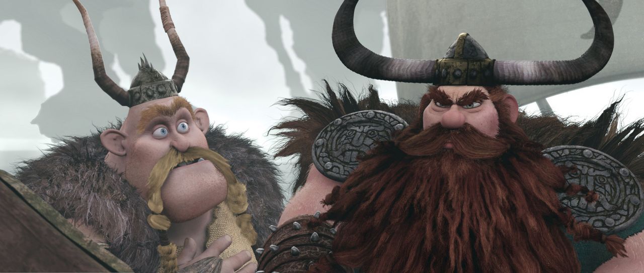 Lagebesprechung: Der Wikingerhäuptling Haudrauf (r.) berät sich mit seinem Freund Grobian (l.) darüber, wie die Dorfbewohner als nächstes im Kam... - Bildquelle: 2012 by DreamWorks Animation LLC. All rights reserved.